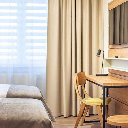 Novy Hotel Ζιελόνα Γκόρα Εξωτερικό φωτογραφία