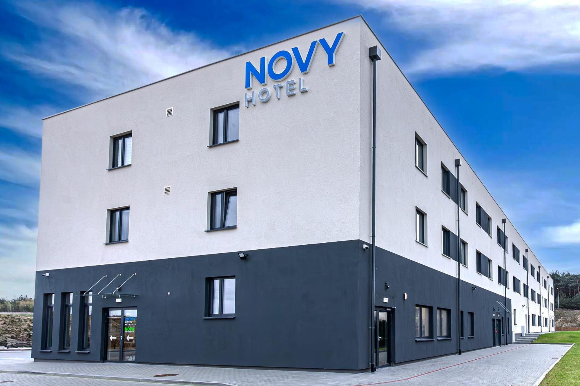 Novy Hotel Ζιελόνα Γκόρα Εξωτερικό φωτογραφία
