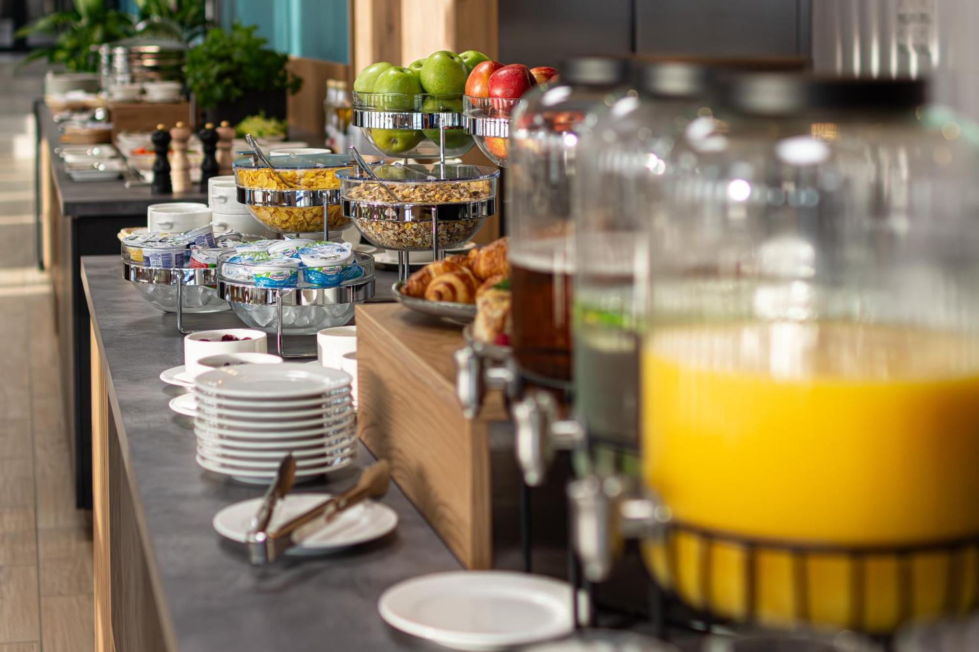 Novy Hotel Ζιελόνα Γκόρα Εξωτερικό φωτογραφία