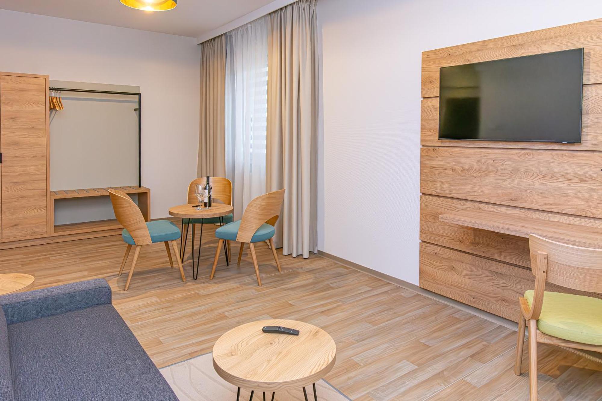 Novy Hotel Ζιελόνα Γκόρα Εξωτερικό φωτογραφία