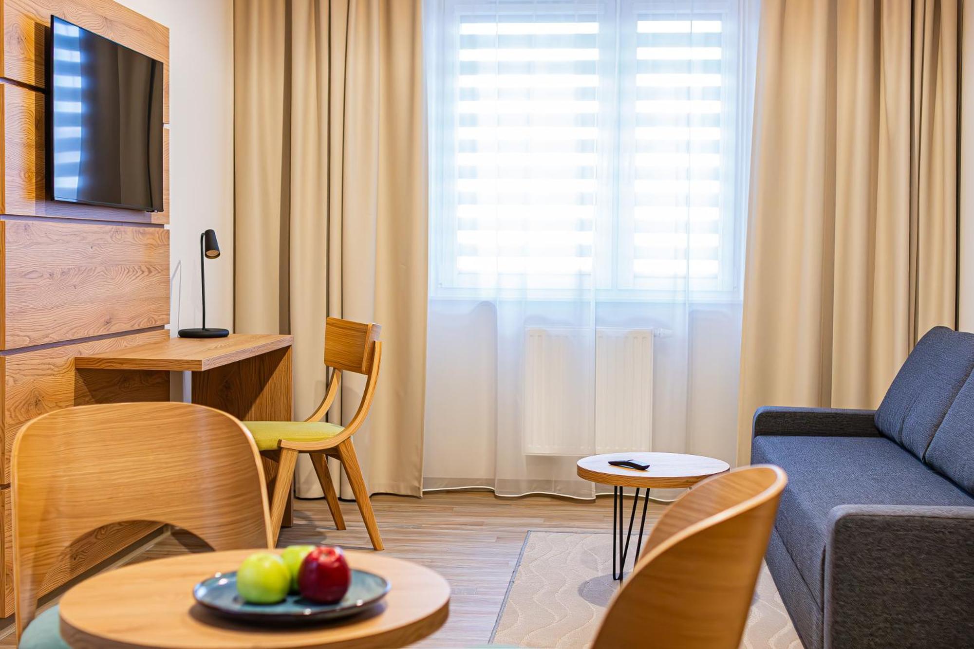 Novy Hotel Ζιελόνα Γκόρα Εξωτερικό φωτογραφία