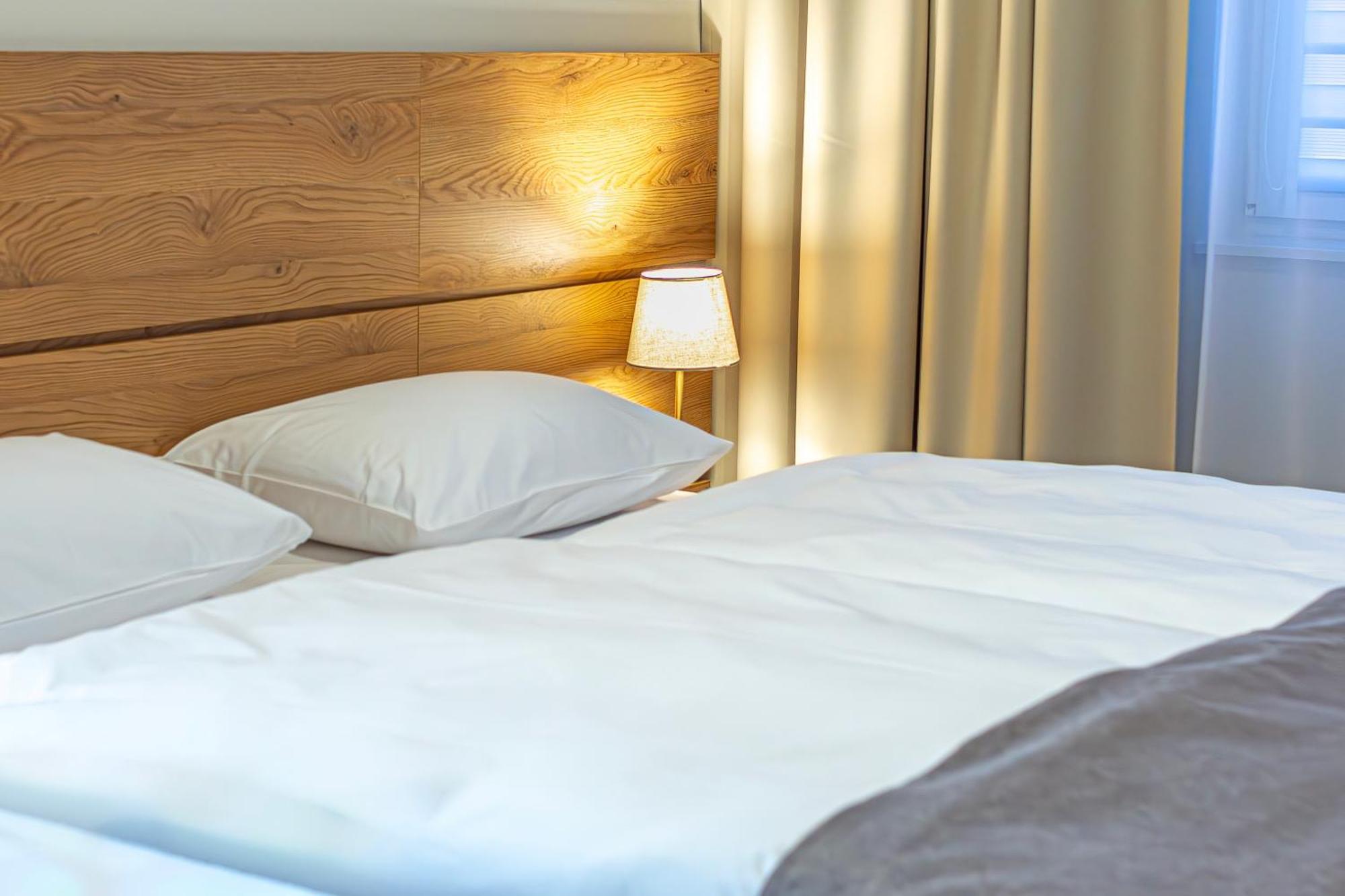 Novy Hotel Ζιελόνα Γκόρα Εξωτερικό φωτογραφία