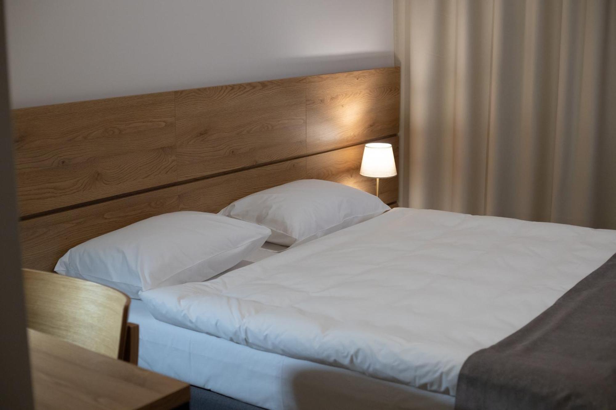 Novy Hotel Ζιελόνα Γκόρα Εξωτερικό φωτογραφία